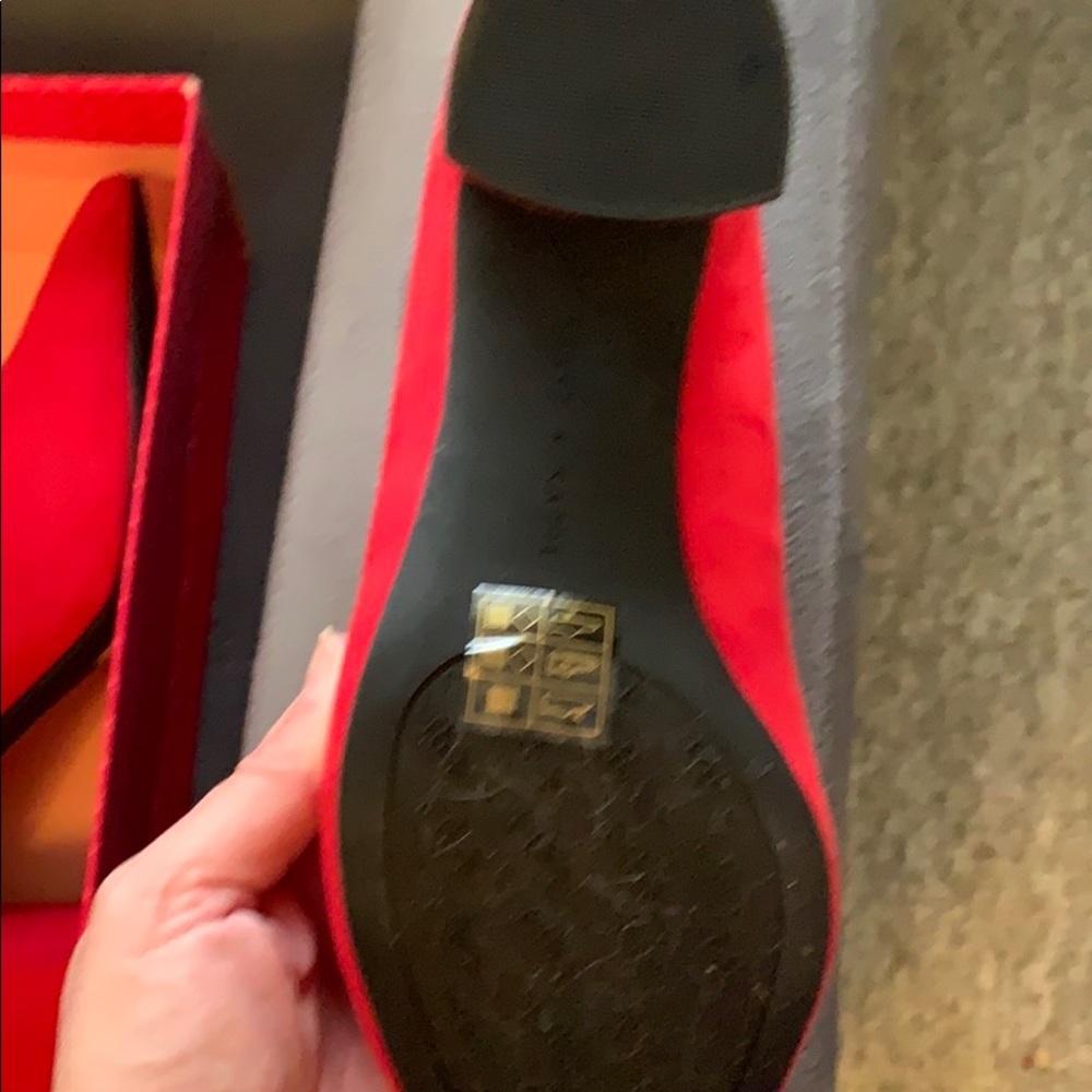 Red heels - Picture 4 of 7